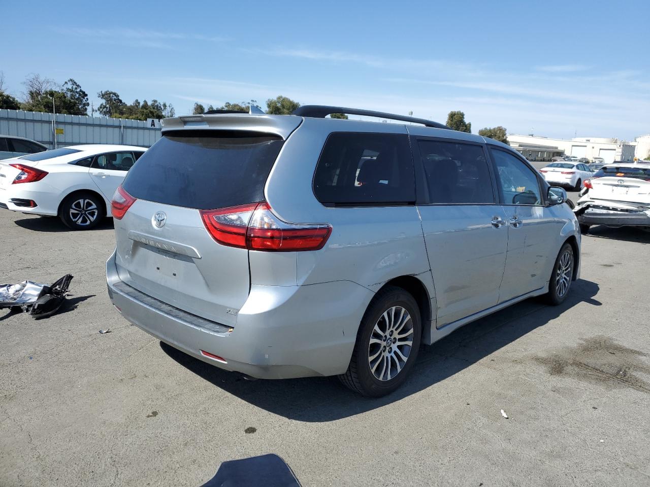 5TDYZ3DC2LS034778 2020 Toyota Sienna Xle