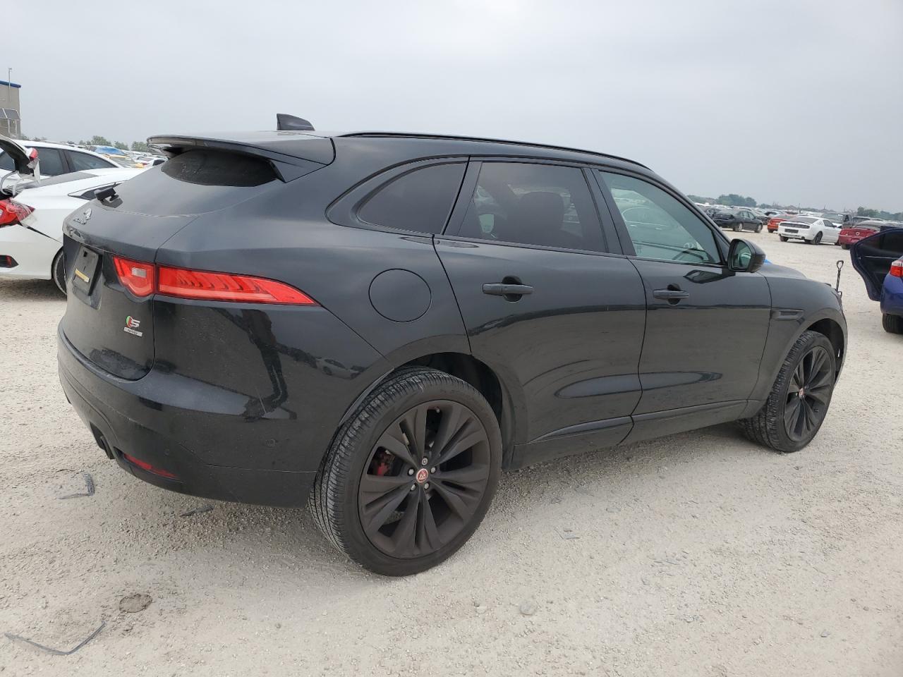 SADCM2BV0HA079556 2017 Jaguar F-Pace S