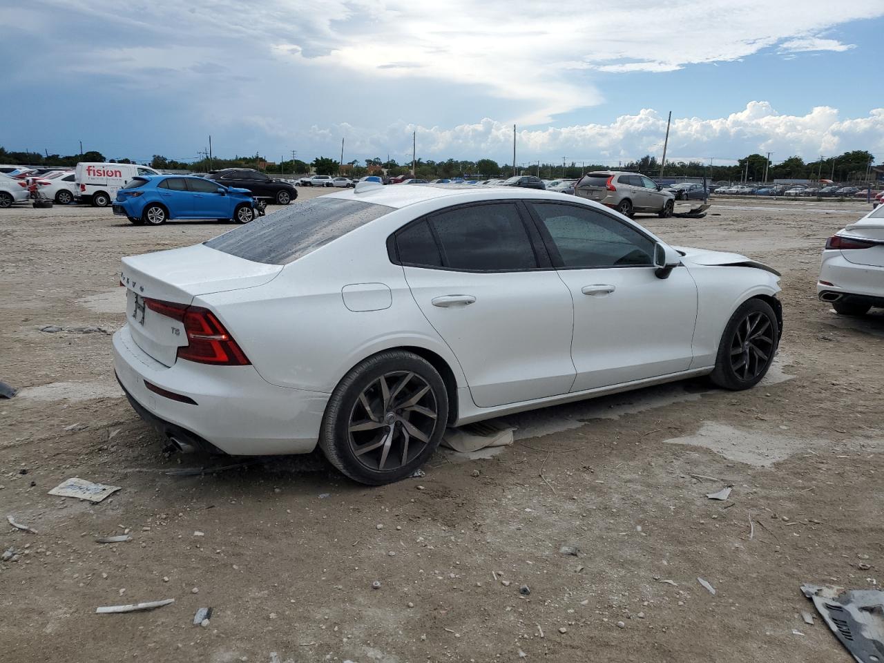 7JR102FK1LG064974 2020 Volvo S60 T5 Momentum