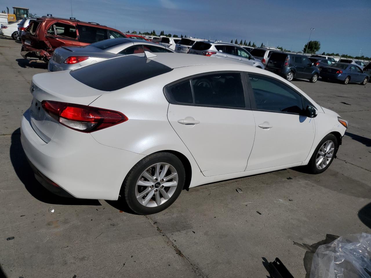 3KPFL4A74HE147252 2017 Kia Forte Lx