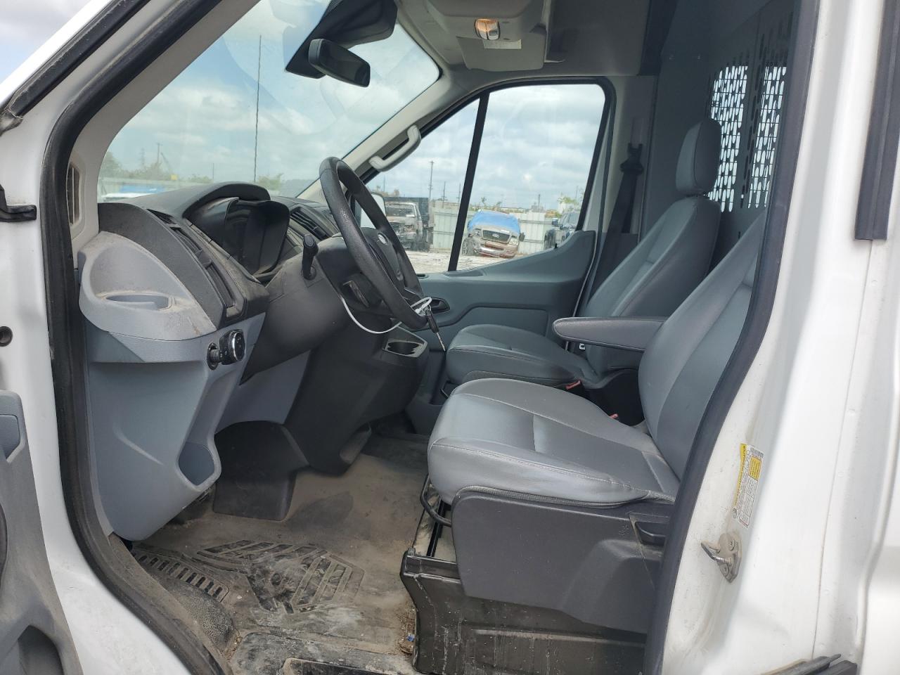 1FTNE1CM6FKA17359 2015 Ford Transit T-150