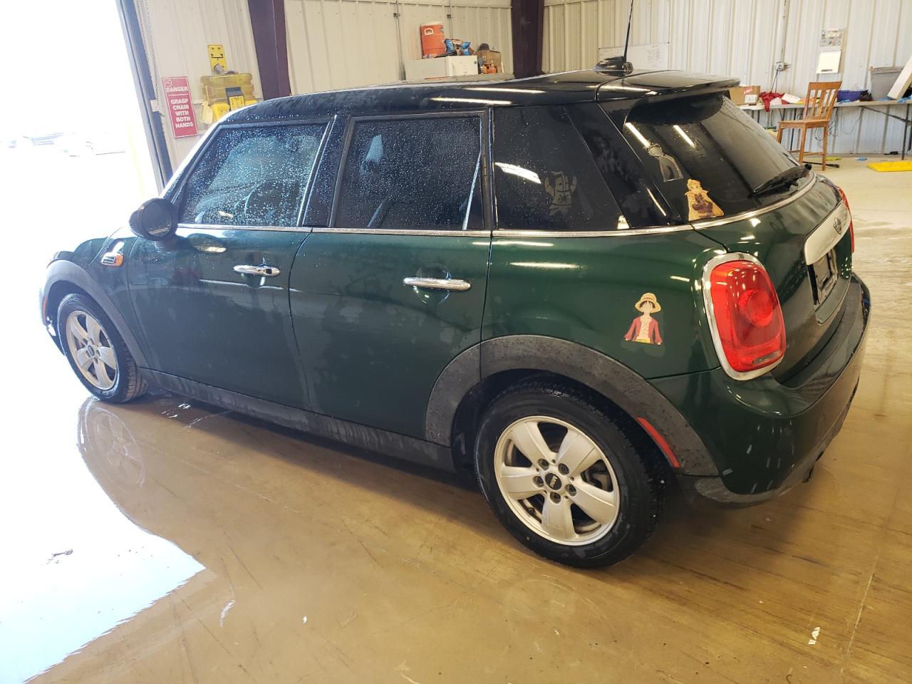 2015 Mini Cooper vin: WMWXS5C56FT830323