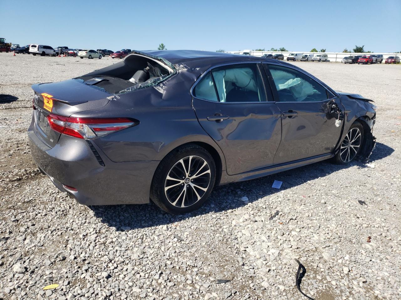 4T1B11HK1JU153462 TOYOTA CAMRY 2018
