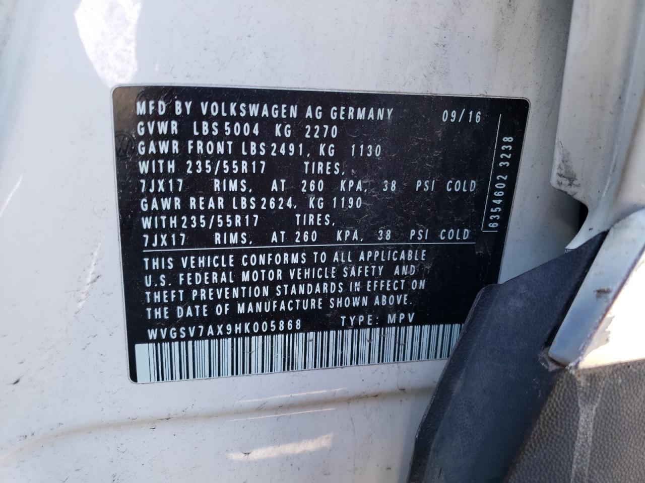 WVGSV7AX9HK005868 2017 Volkswagen Tiguan Wolfsburg