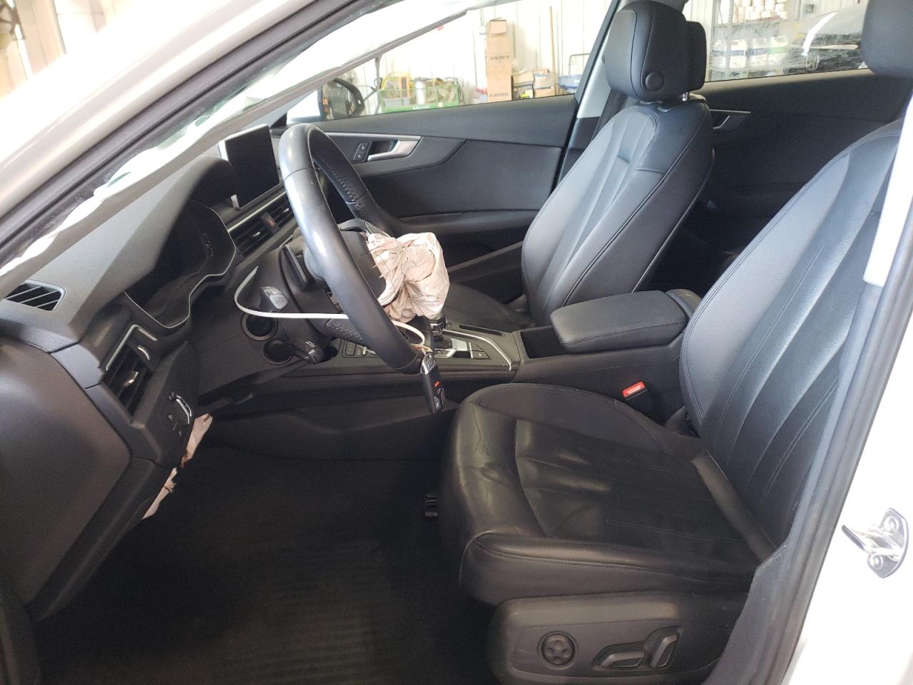 WAUDNAF47HN046164 2017 Audi A4 Premium