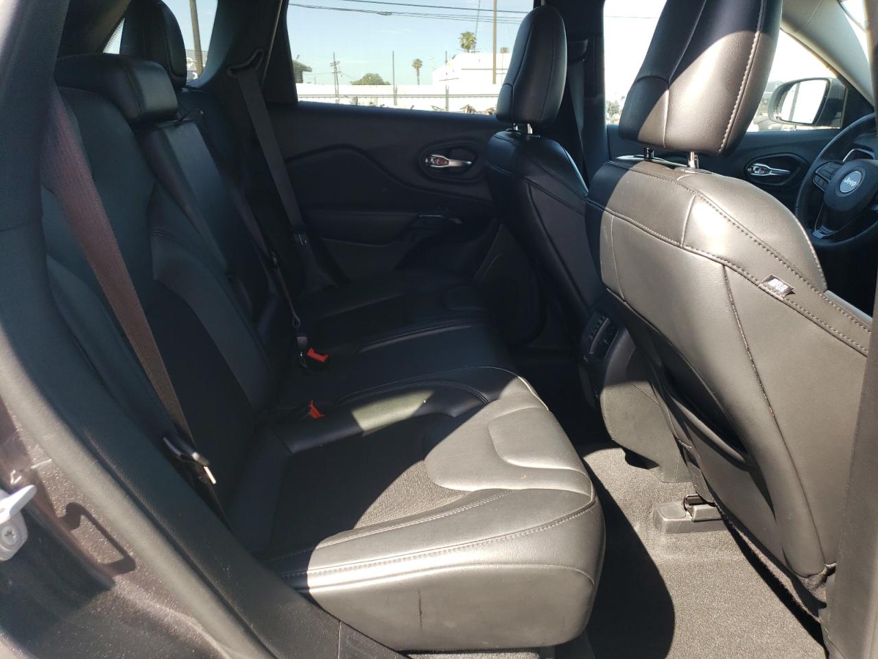 1C4PJLLB5MD235826 2021 Jeep Cherokee Latitude Plus