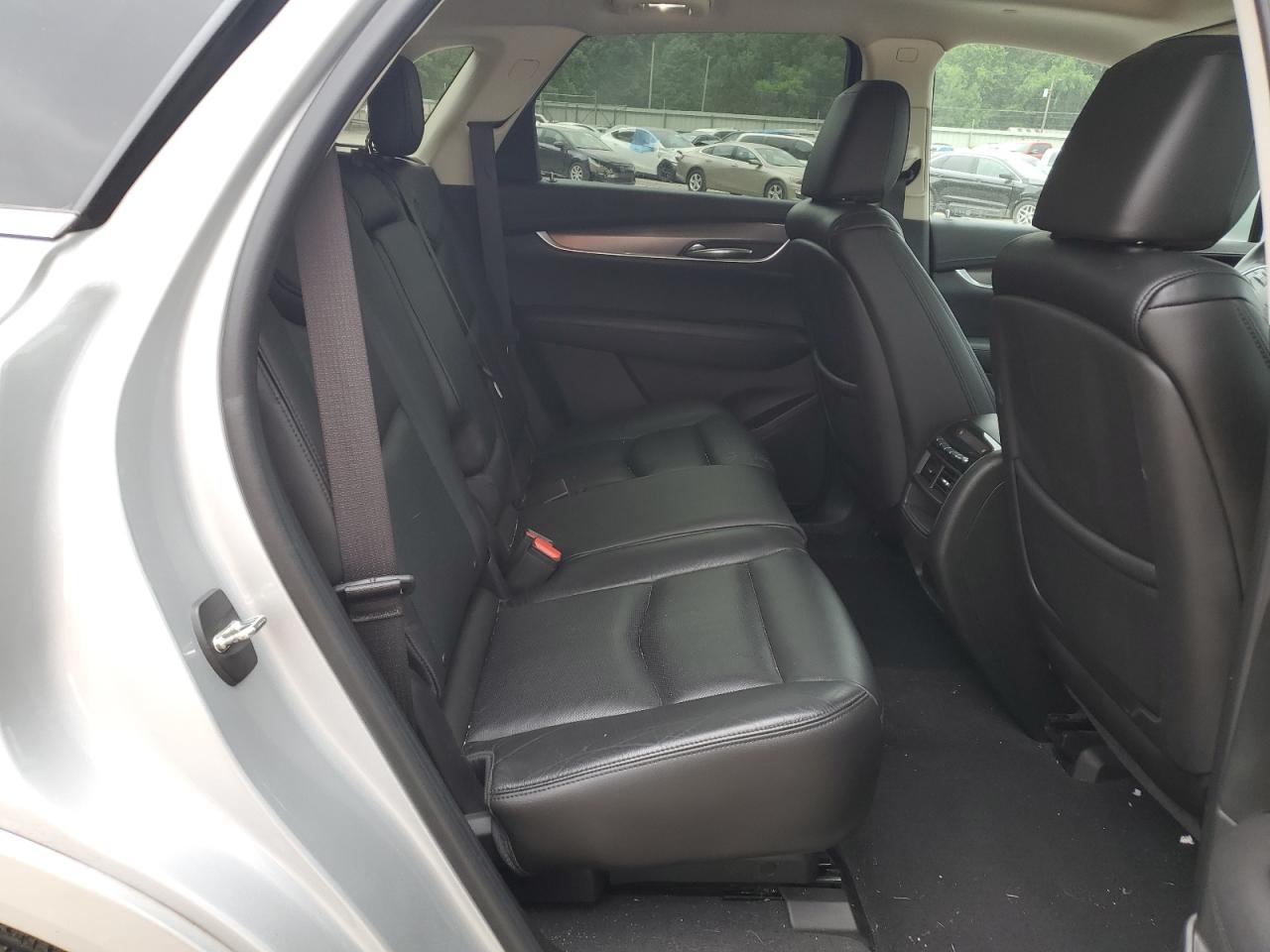 1GYKNDRS6HZ126435 2017 Cadillac Xt5 Luxury