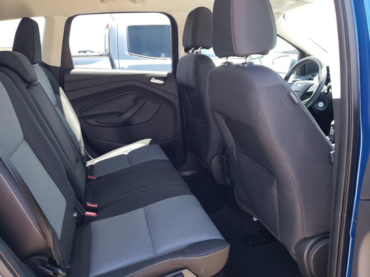1FMCU0GD8HUB59391 FORD ESCAPE 2017