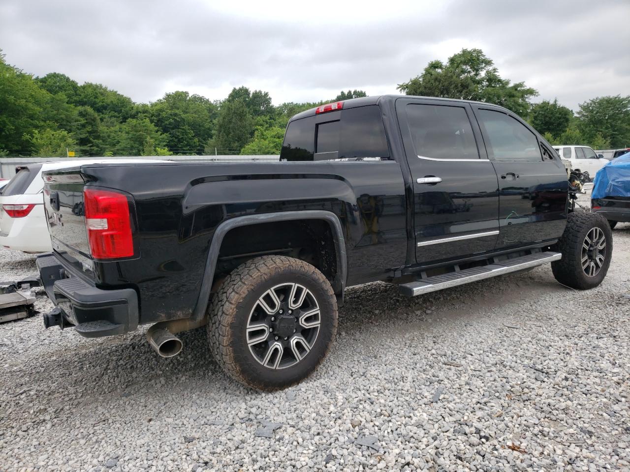 1GT12UEY2HF108813 2017 GMC Sierra K2500 Denali