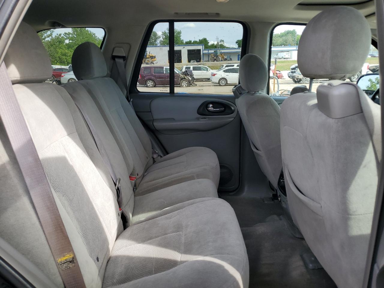 1GNDT13SX52193983 2005 Chevrolet Trailblazer Ls