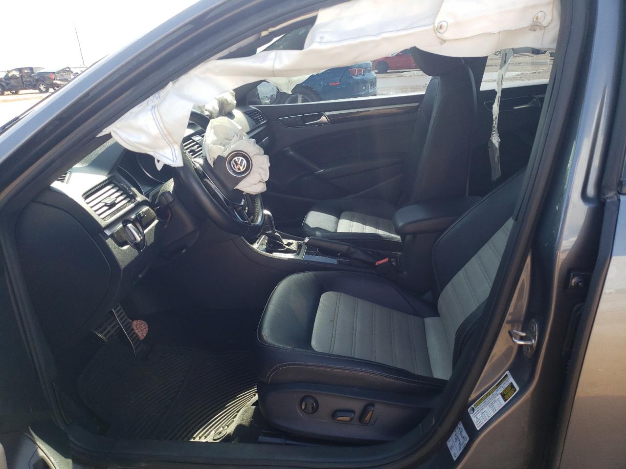 1VWJM7A34JC033557 2018 Volkswagen Passat Gt