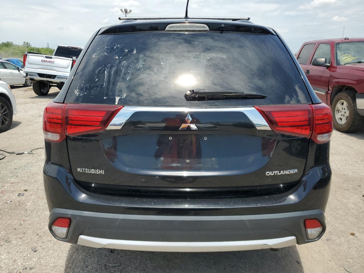 2016 Mitsubishi Outlander Es vin: JA4AD2A33GZ020904