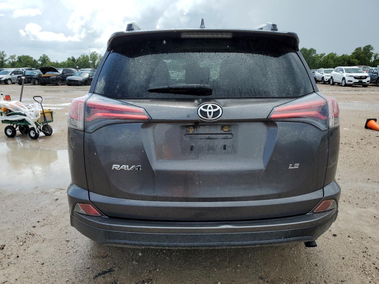JTMZFREV8HJ701647 TOYOTA RAV4 2017