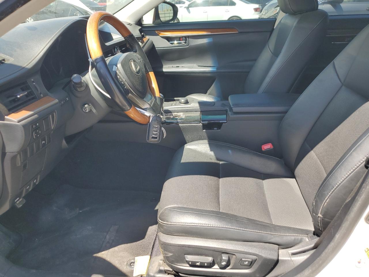 JTHBW1GG6F2086992 2015 Lexus Es 300H