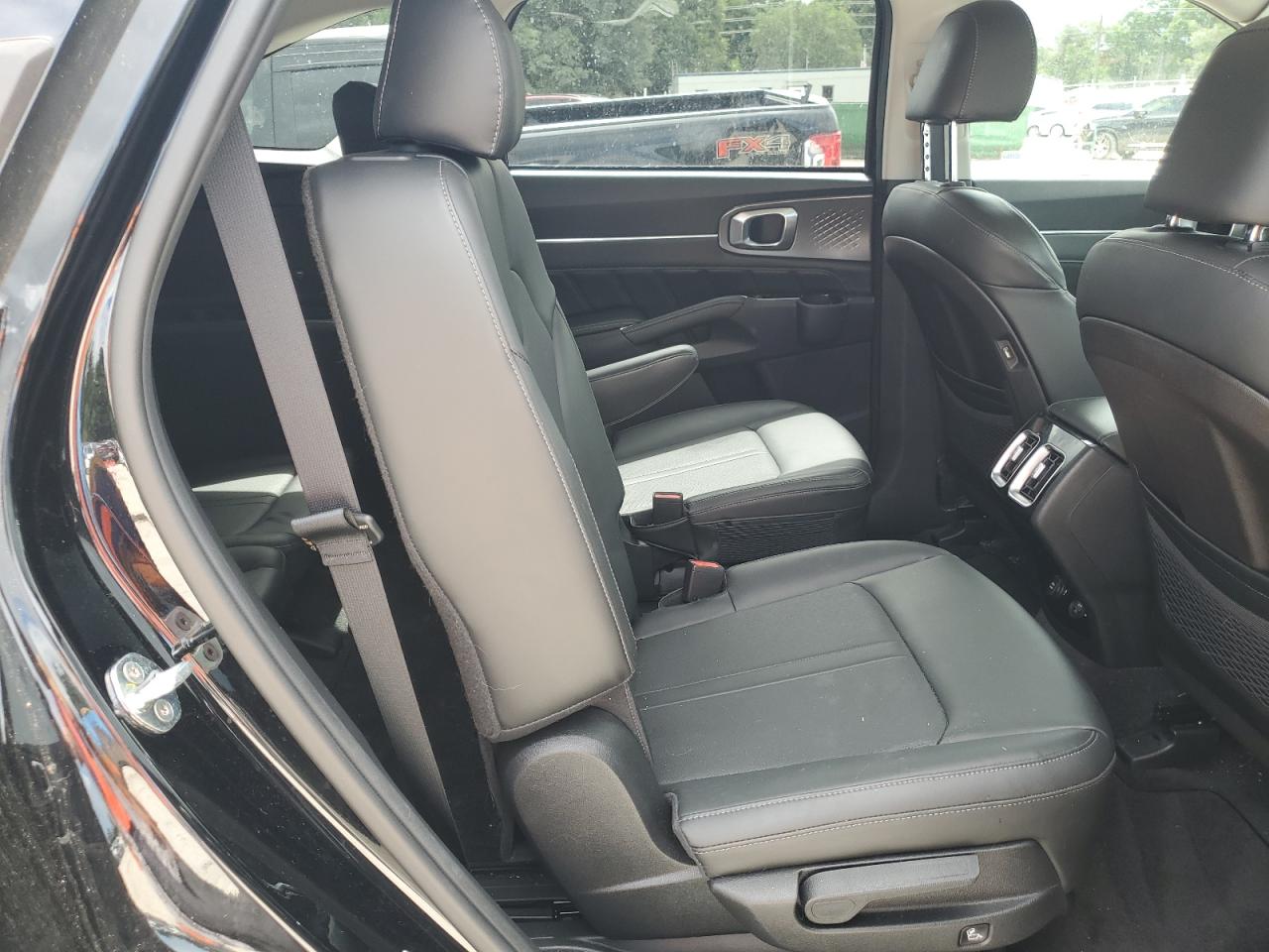 5XYRKDLFXNG079865 2022 Kia Sorento Sx