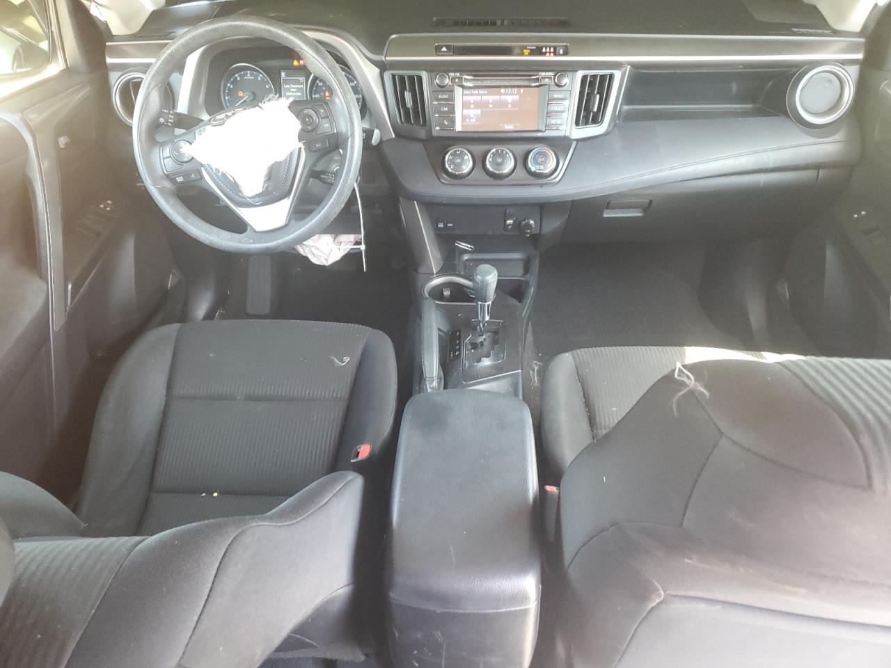 JTMZFREV0HJ110907 2017 Toyota Rav4 Le