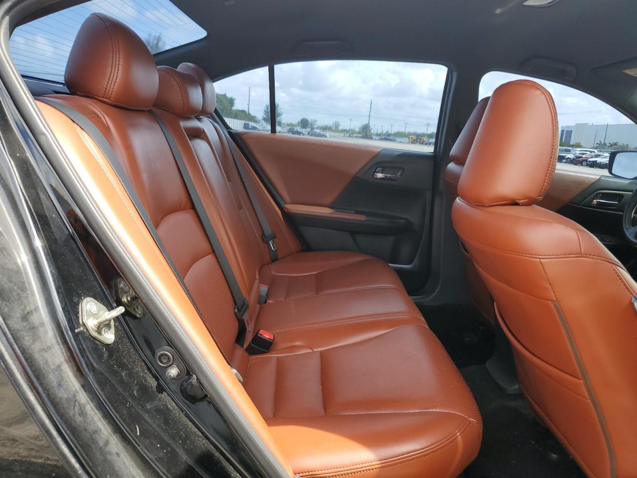 1HGCR2F50GA216972 HONDA ACCORD 2016