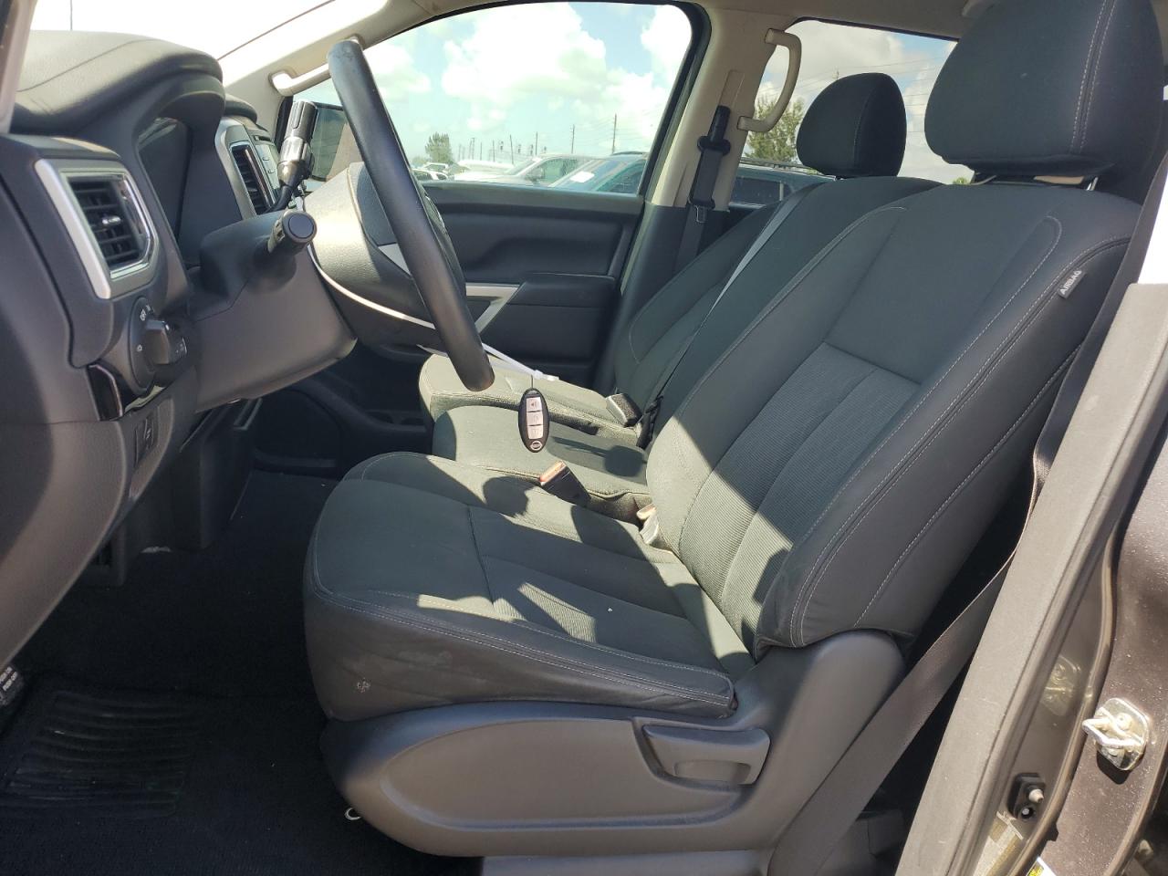 1N6AA1EK2HN524957 NISSAN TITAN 2017