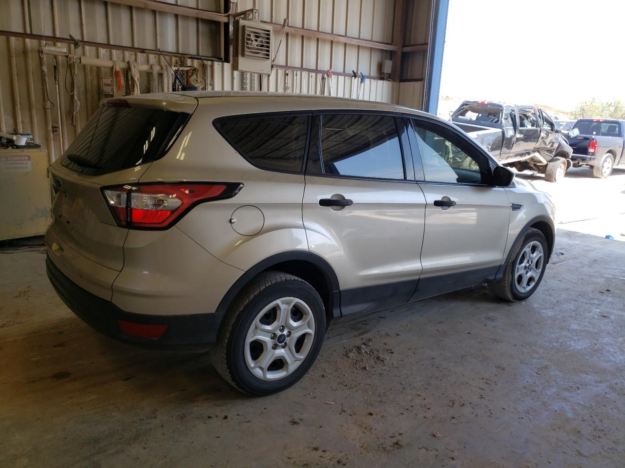 1FMCU0F75JUD20443 FORD ESCAPE 2018