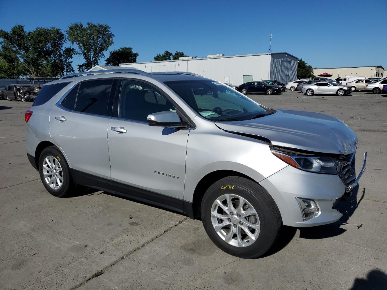 2GNAXJEV1J6285656 2018 Chevrolet Equinox Lt