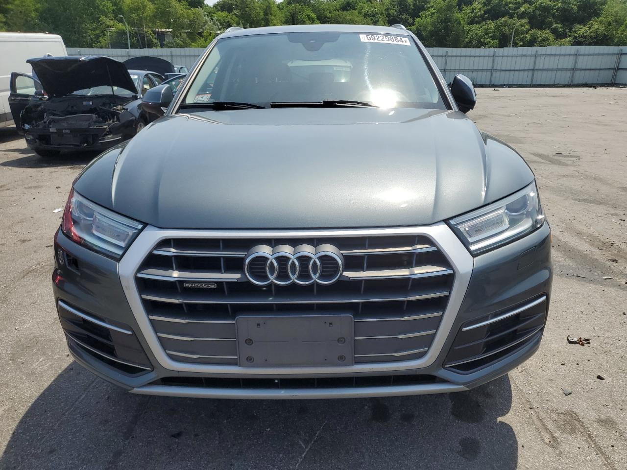 WA1ANAFY7J2016818 2018 Audi Q5 Premium