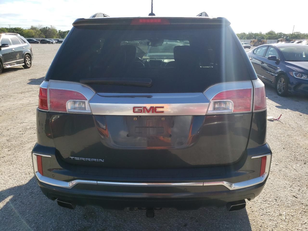 2GKFLRE3XH6115835 2017 GMC Terrain Denali