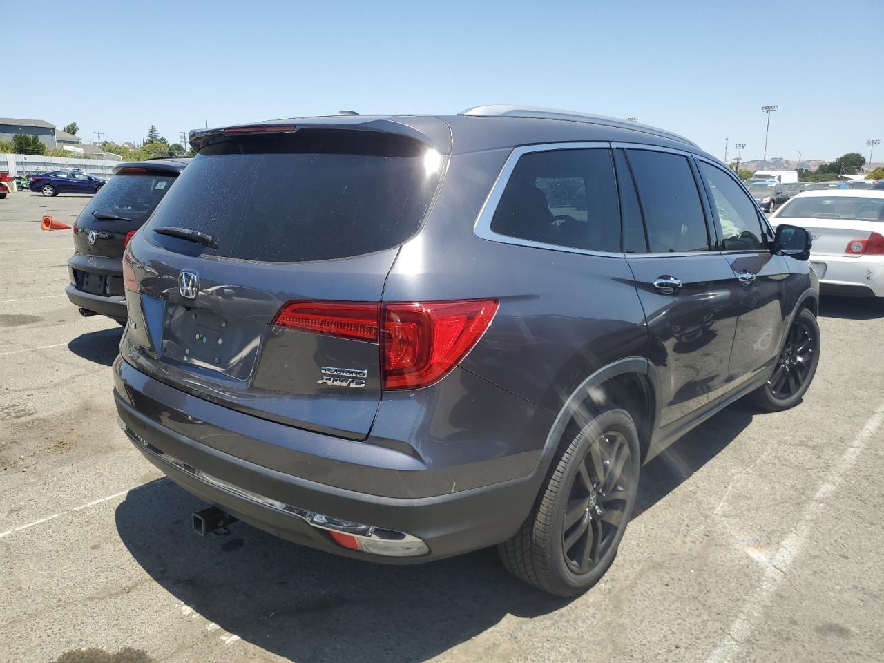 5FNYF6H93HB001714 HONDA PILOT 2017