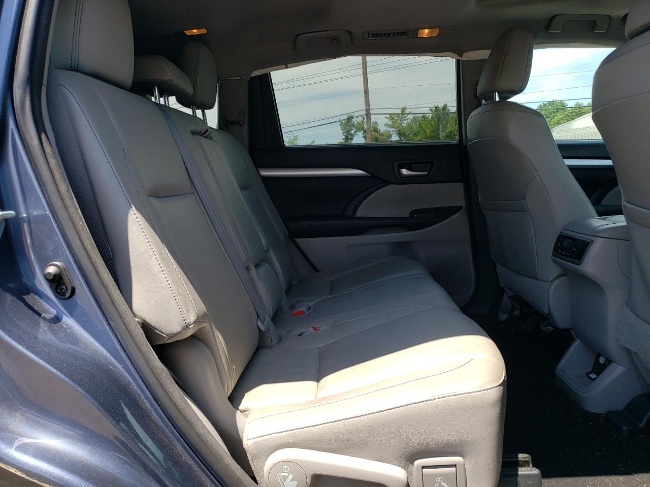 5TDJKRFH1FS186864 2015 Toyota Highlander Xle