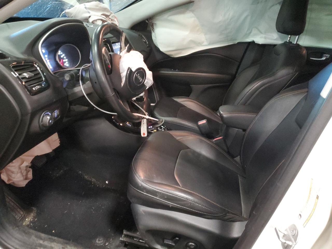 3C4NJDCB2KT828287 2019 Jeep Compass Limited