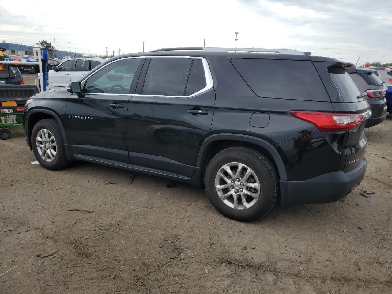 1GNERGKW1JJ145931 2018 Chevrolet Traverse Lt