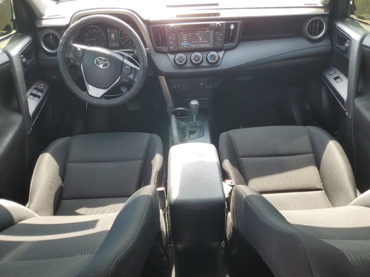 JTMZFREV5HJ105766 2017 Toyota Rav4 Le