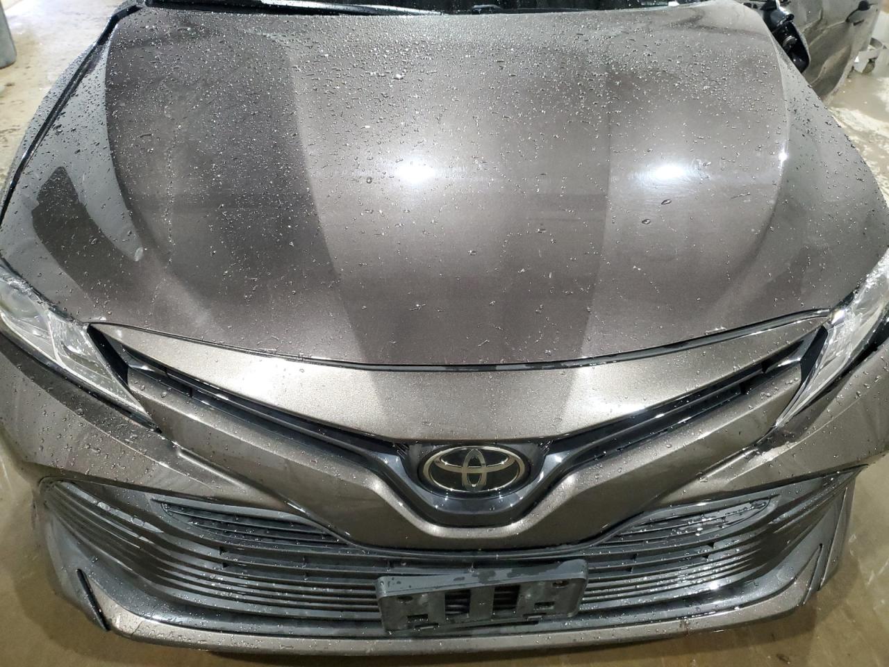 2018 Toyota Camry L vin: 4T1B11HK3JU673145