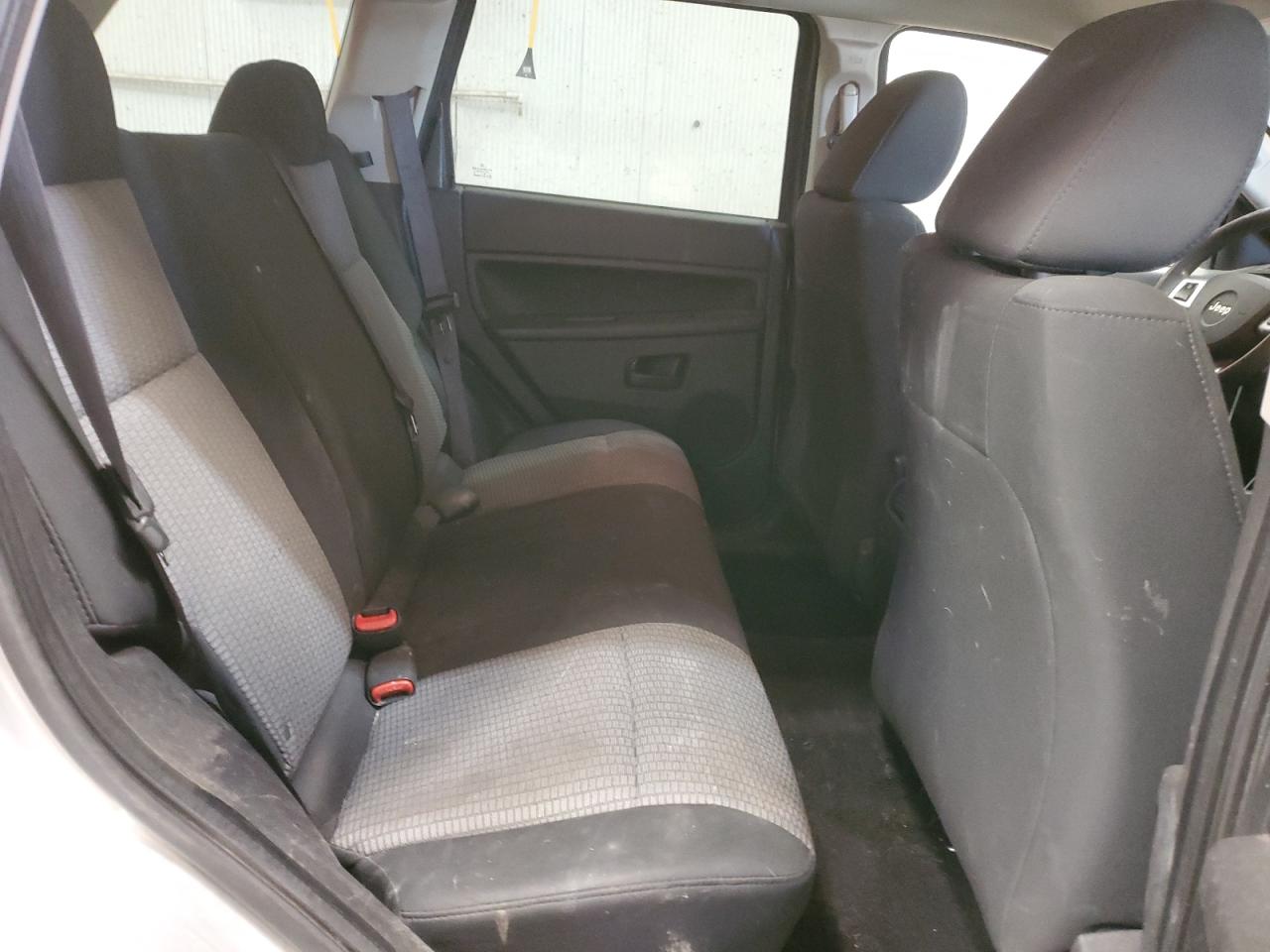 1J8GR48K98C212318 2008 Jeep Grand Cherokee Laredo