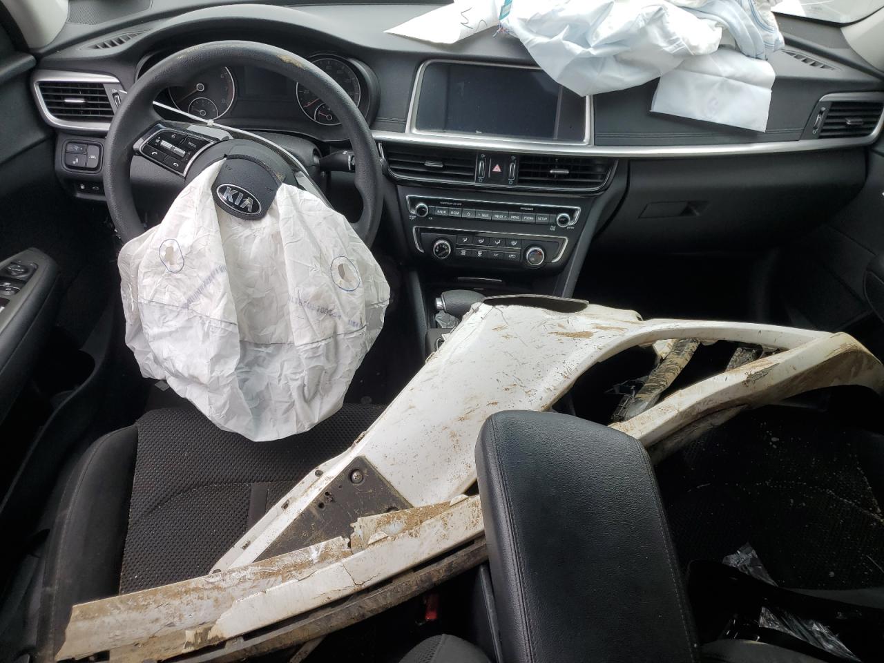 5XXGT4L38LG386608 2020 Kia Optima Lx