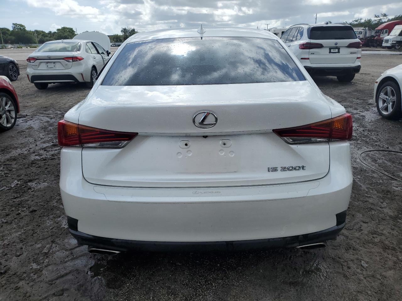 JTHBA1D2XH5046732 2017 Lexus Is 200T