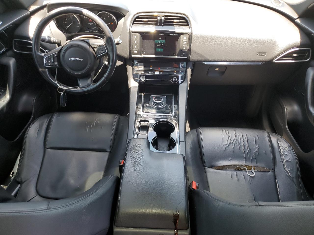 SADCJ2BV8HA079510 2017 Jaguar F-Pace Premium