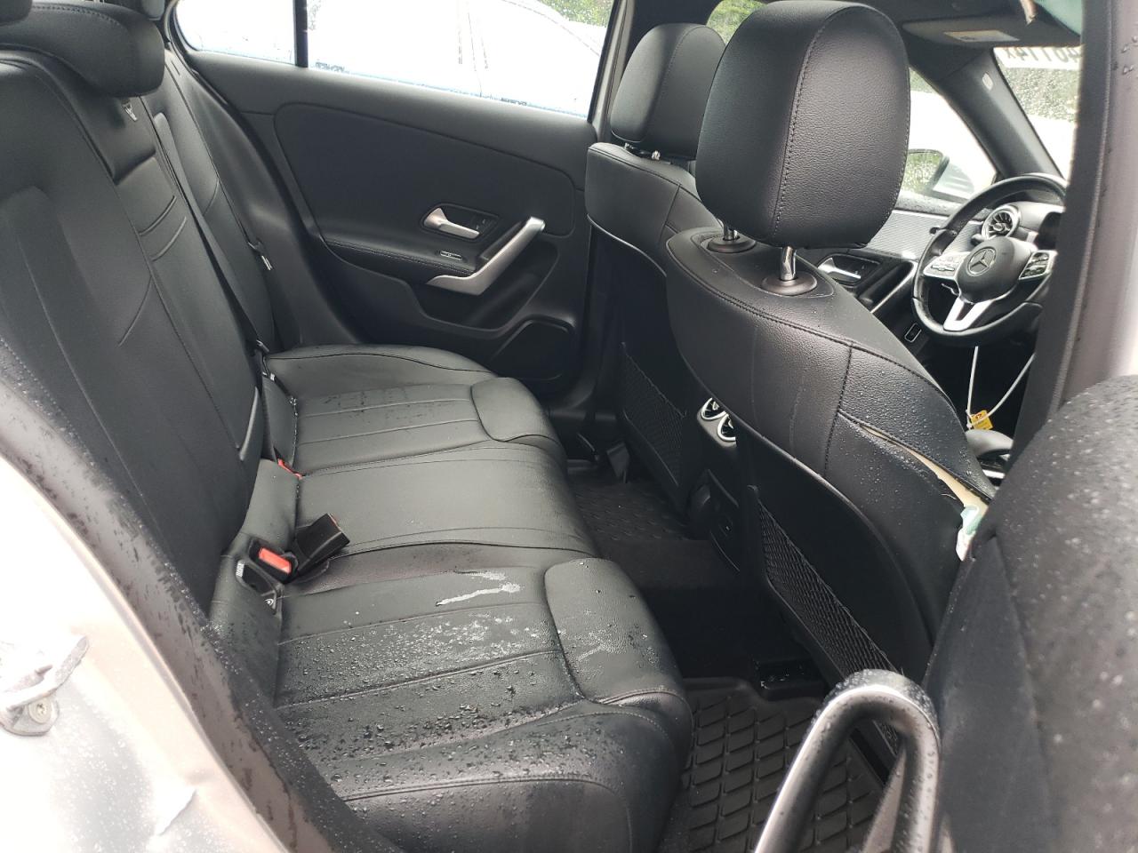 W1K3G4FB8NJ372041 2022 Mercedes-Benz A 220 4Matic