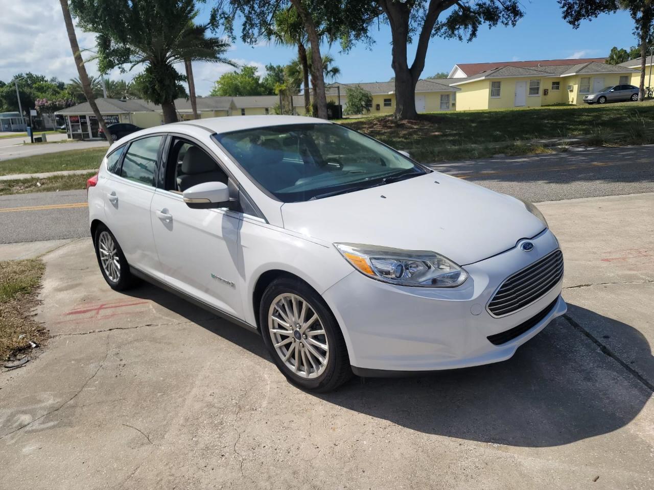 2013 Ford Focus Bev vin: 1FADP3R40DL268206