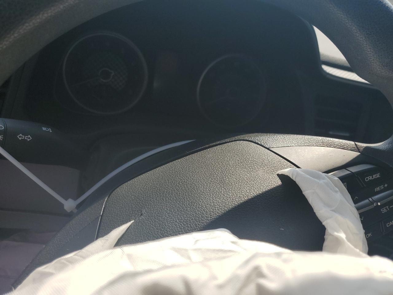 5NPD84LF8KH414327 2019 Hyundai Elantra Sel