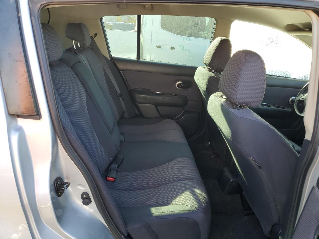 3N1BC13E89L387445 2009 Nissan Versa S