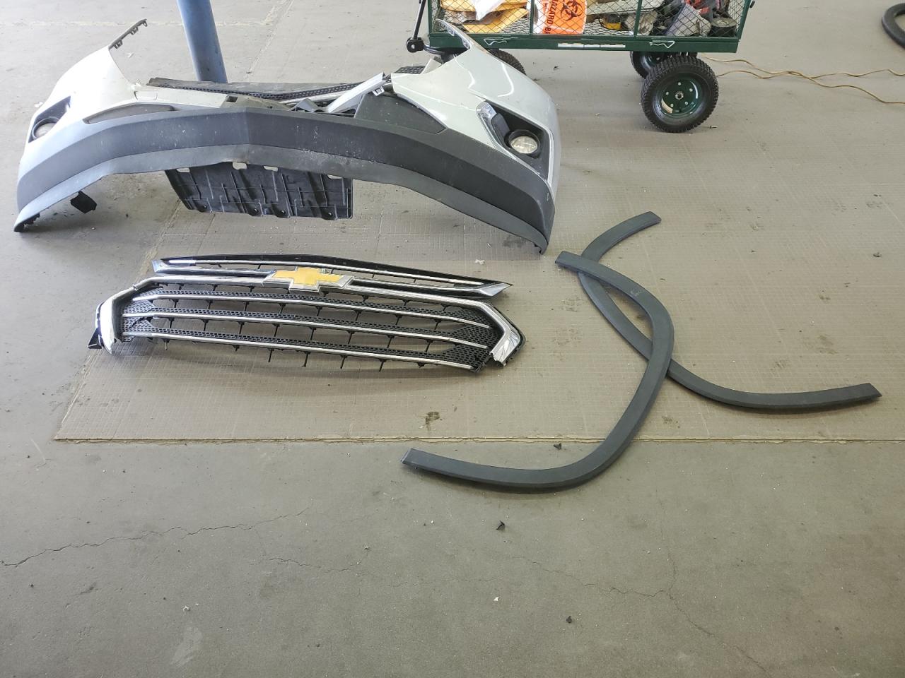 1GNEVGKWXJJ100630 2018 Chevrolet Traverse Lt