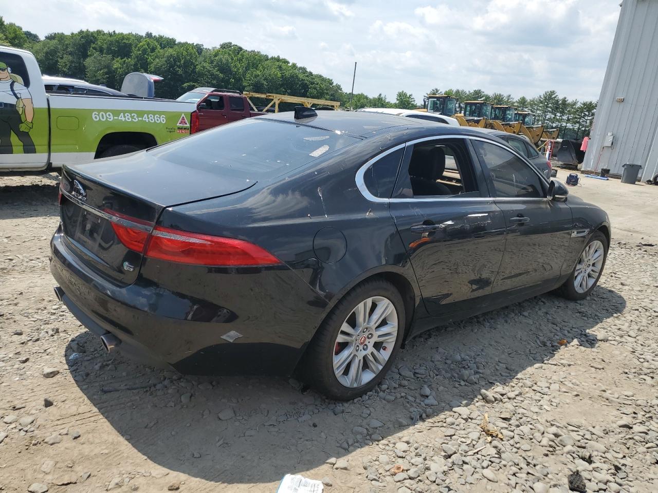 2016 Jaguar Xf Premium vin: SAJBD4BV1GCY13418