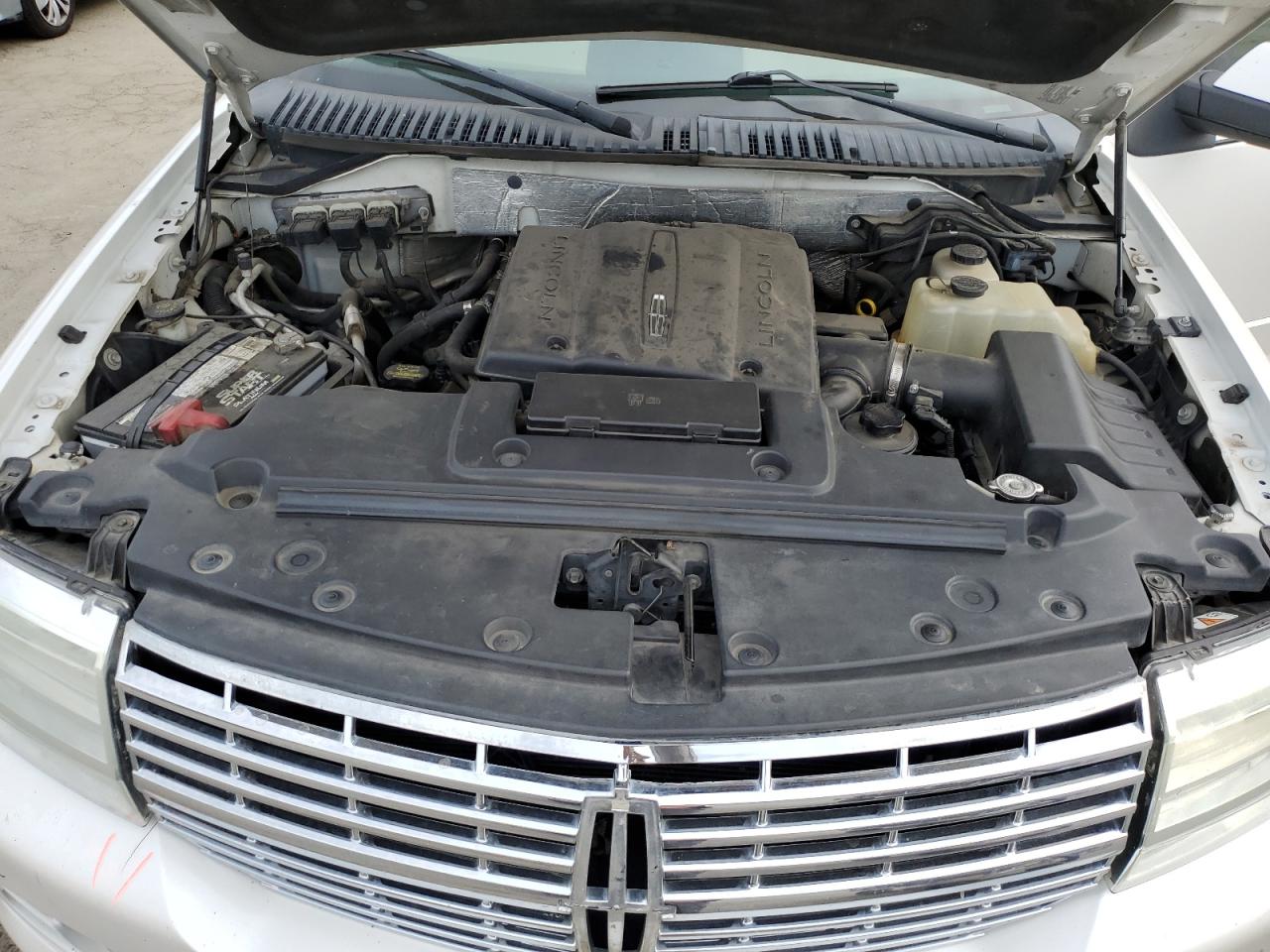 5LMJJ2J54AEJ03247 2010 Lincoln Navigator