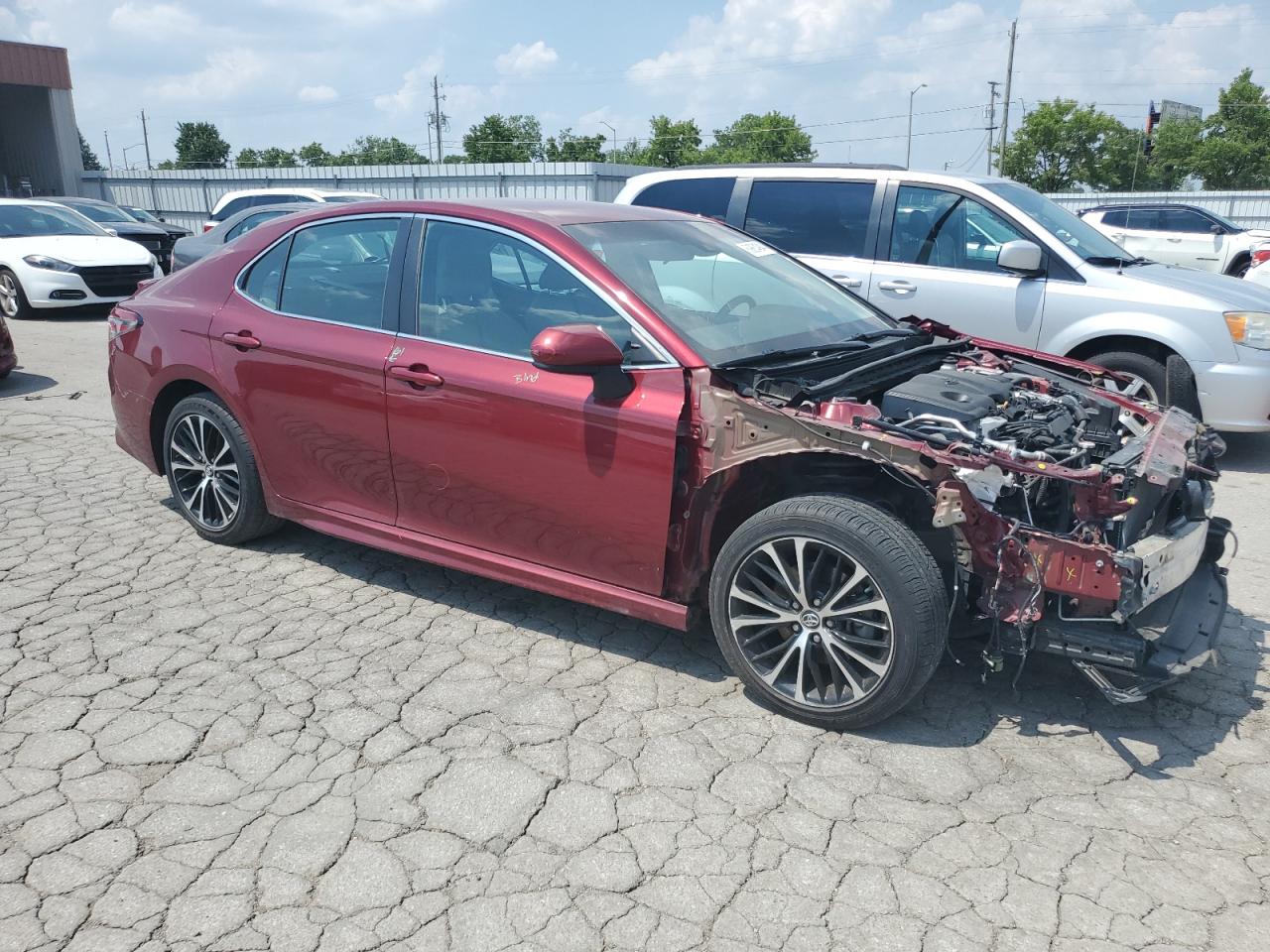 4T1B11HK8JU595588 TOYOTA CAMRY 2018