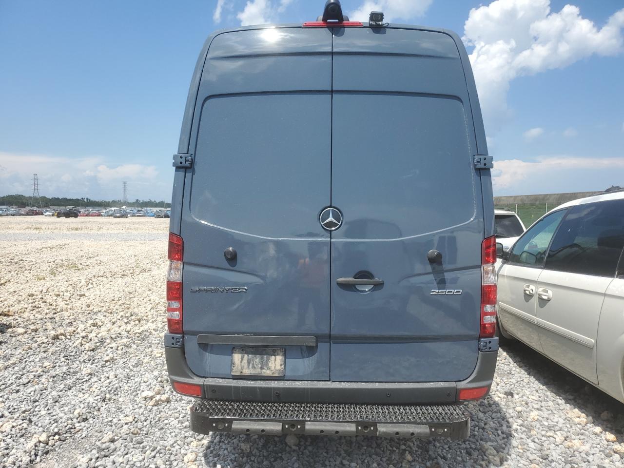 WD3PE7CD2JP634422 2018 Mercedes-Benz Sprinter 2500