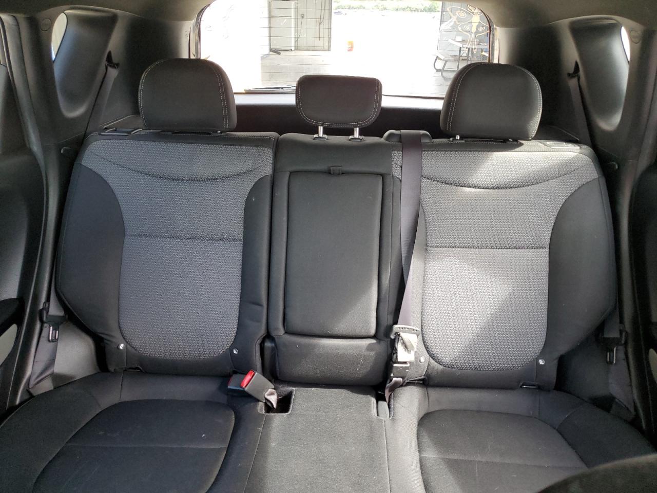 KNDJP3A53H7416025 2017 Kia Soul +