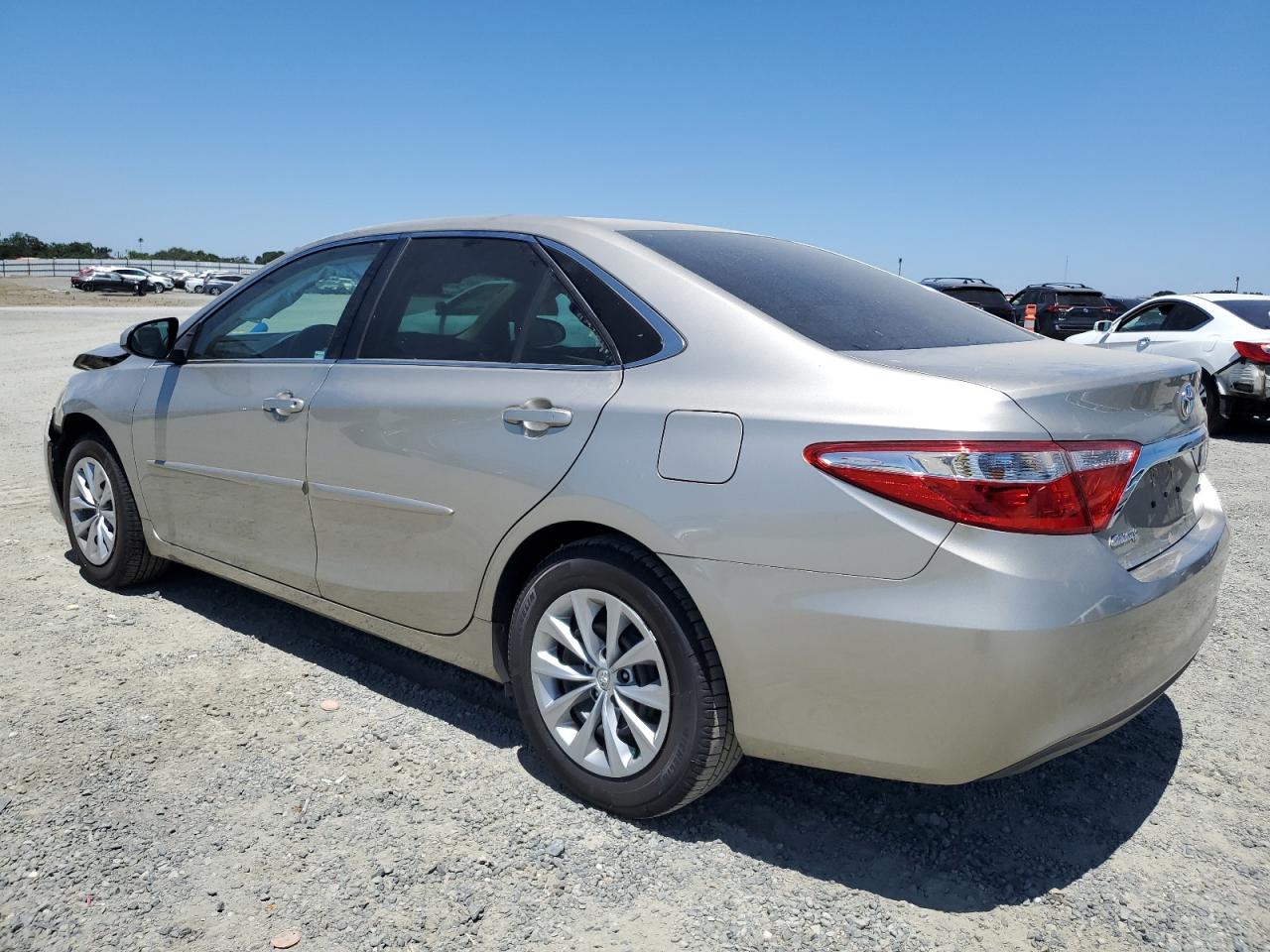 4T1BF1FKXHU657748 2017 Toyota Camry Le