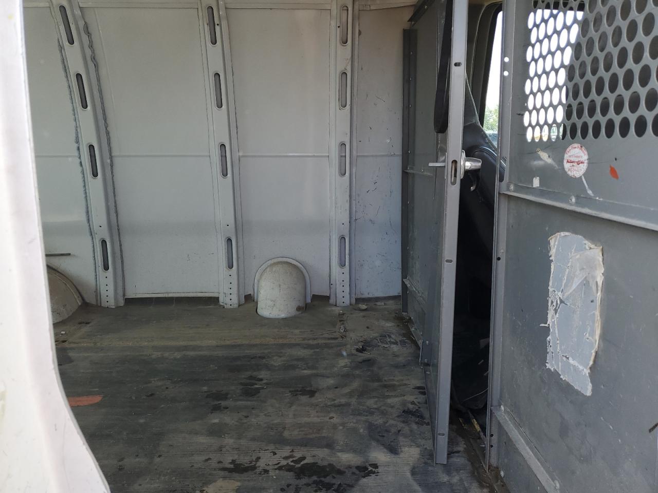 1GCGG25V661226928 2006 Chevrolet Express G2500