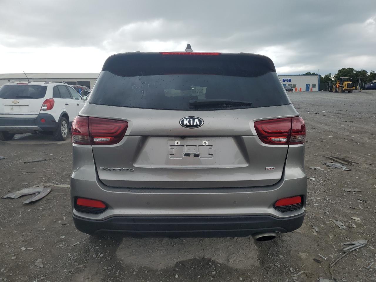 2019 Kia Sorento L vin: 5XYPG4A38KG526559