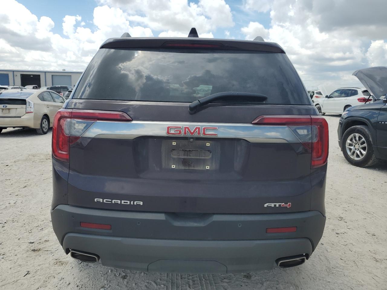 1GKKNLLS8MZ104718 2021 GMC Acadia At4